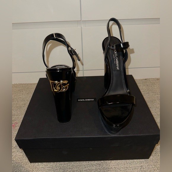 Authentic D & G - Picture 3 of 4